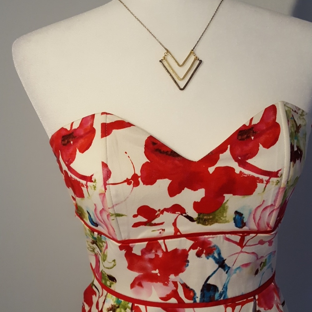 Minuet Strapless Dress Size Medium